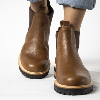 Short boots with zipper on the front |El Boyero