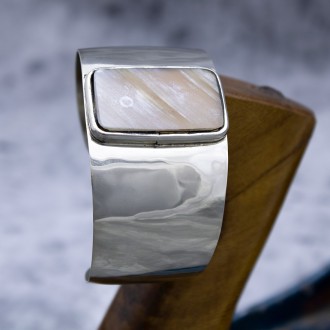 Horn and nickel silver cuff bracelet |El Boyero