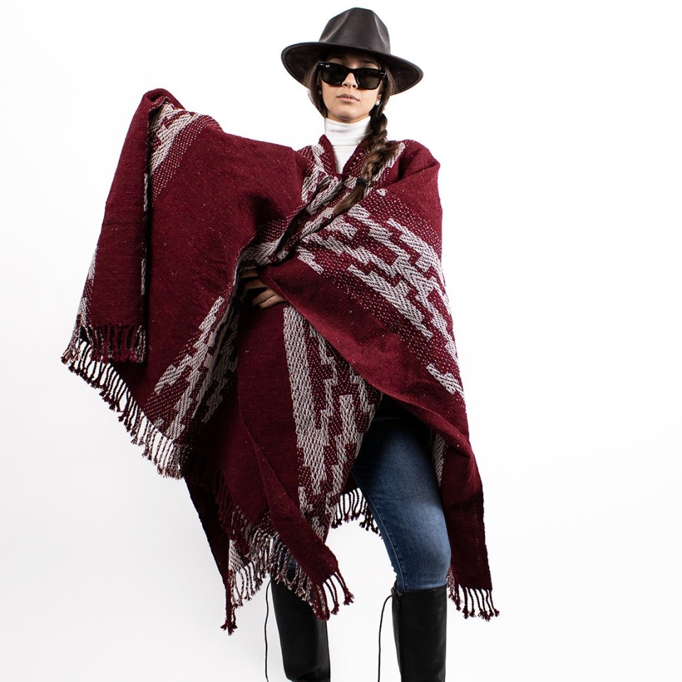 Woolen Antique Poncho in Loom|El Boyero