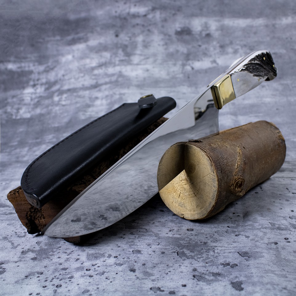 Guide knife - Stag antler handle and leather sheath |El Boyero