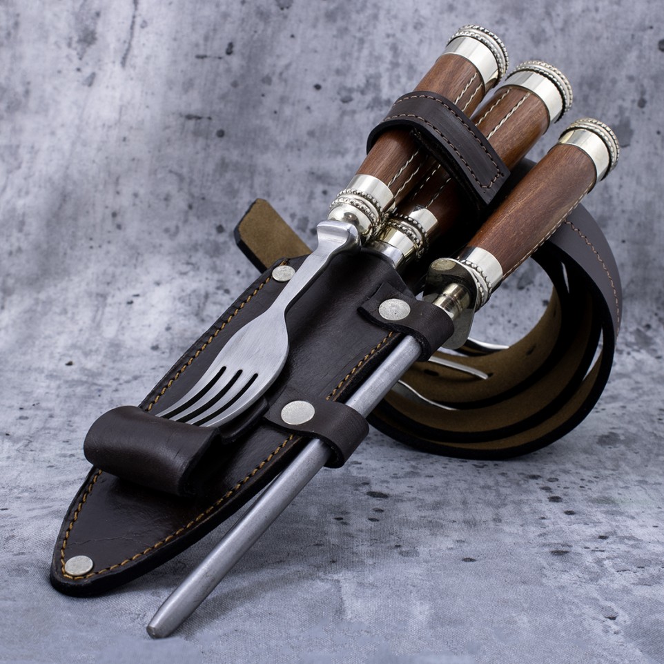 Knife, fork and sharpenning steel set with wooden handle |El Boyero