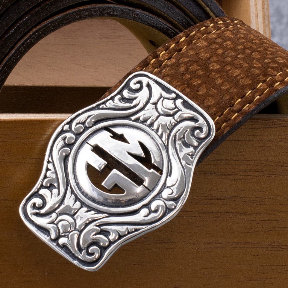 Nickel silver and silver plated buckle with open work design up to 3 initials, belt and box |El Boyero