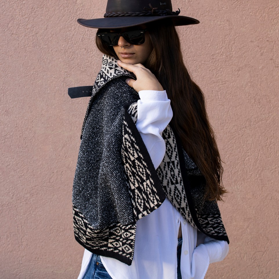 Patterned Collared Woolen Poncho|El Boyero