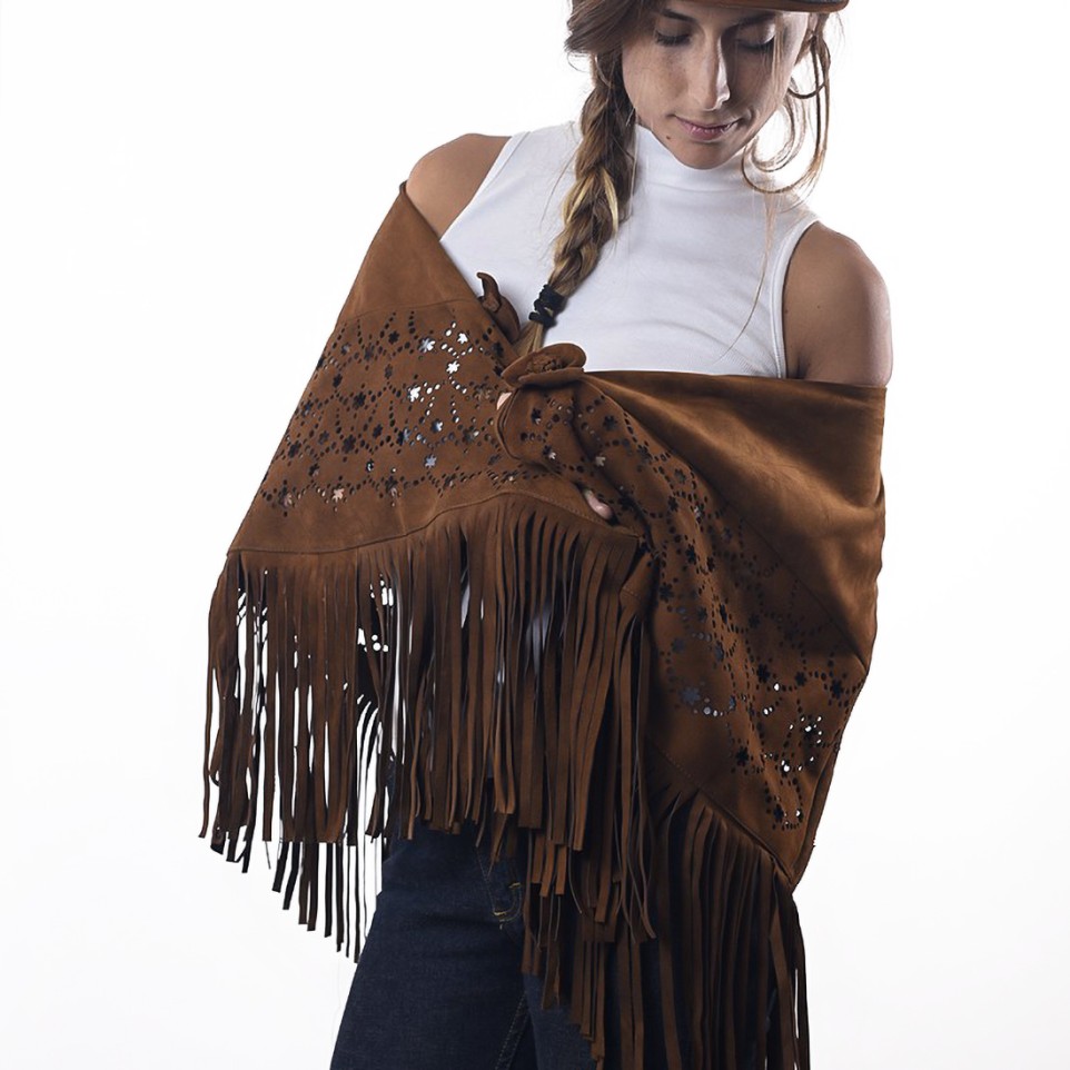 Cape with openwork motif |El Boyero