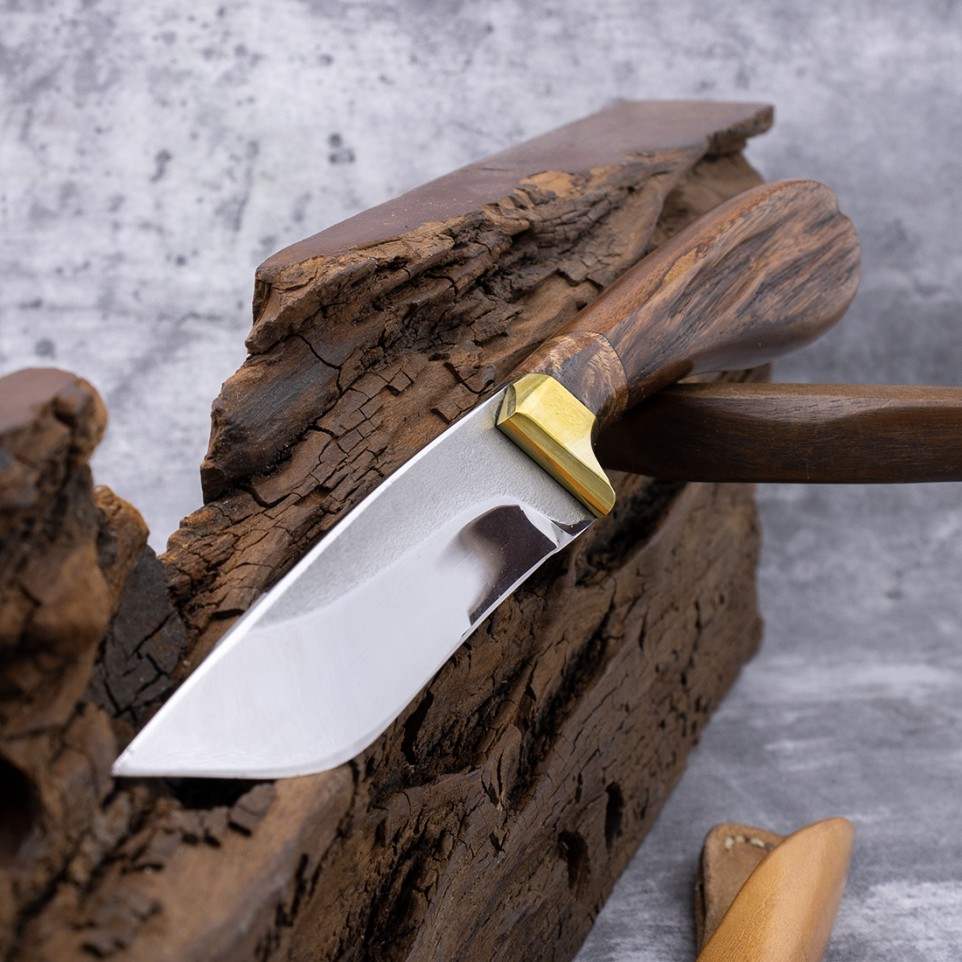 Handcrafted knife with wooden hilt - Top quality |El Boyero