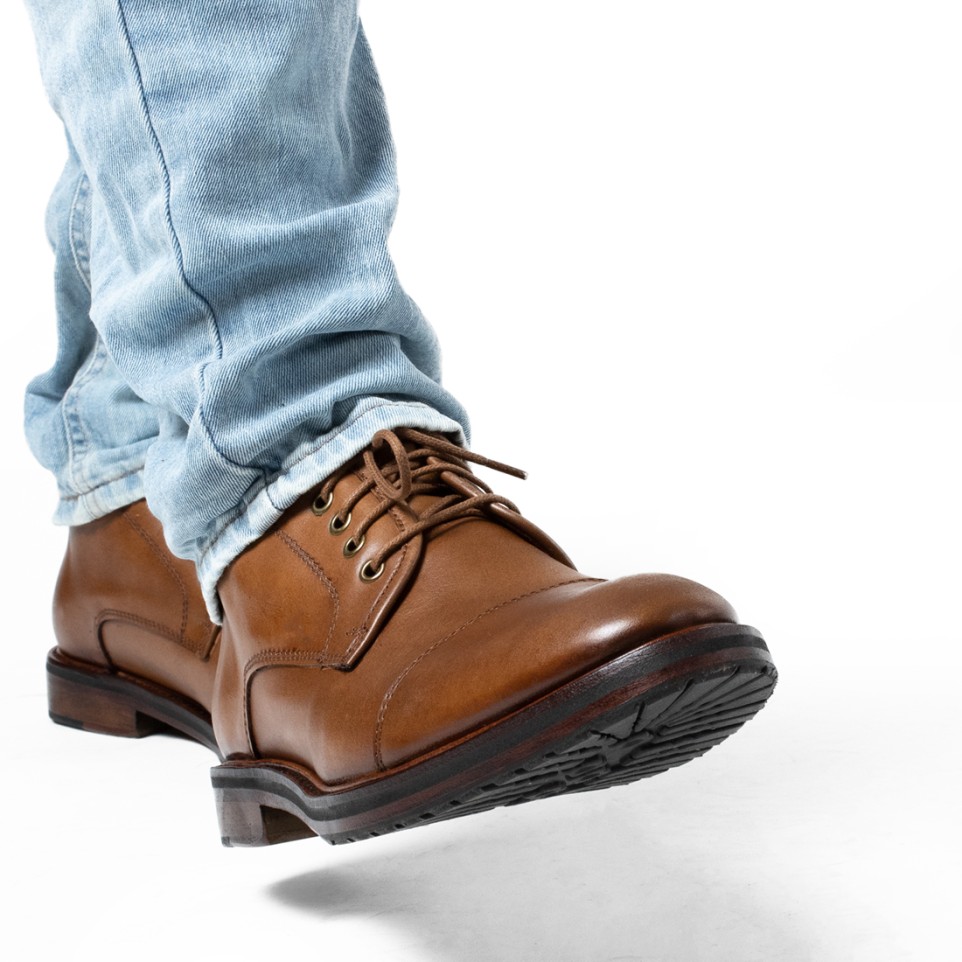 Zapato abotinado de cuero para hombre |El Boyero