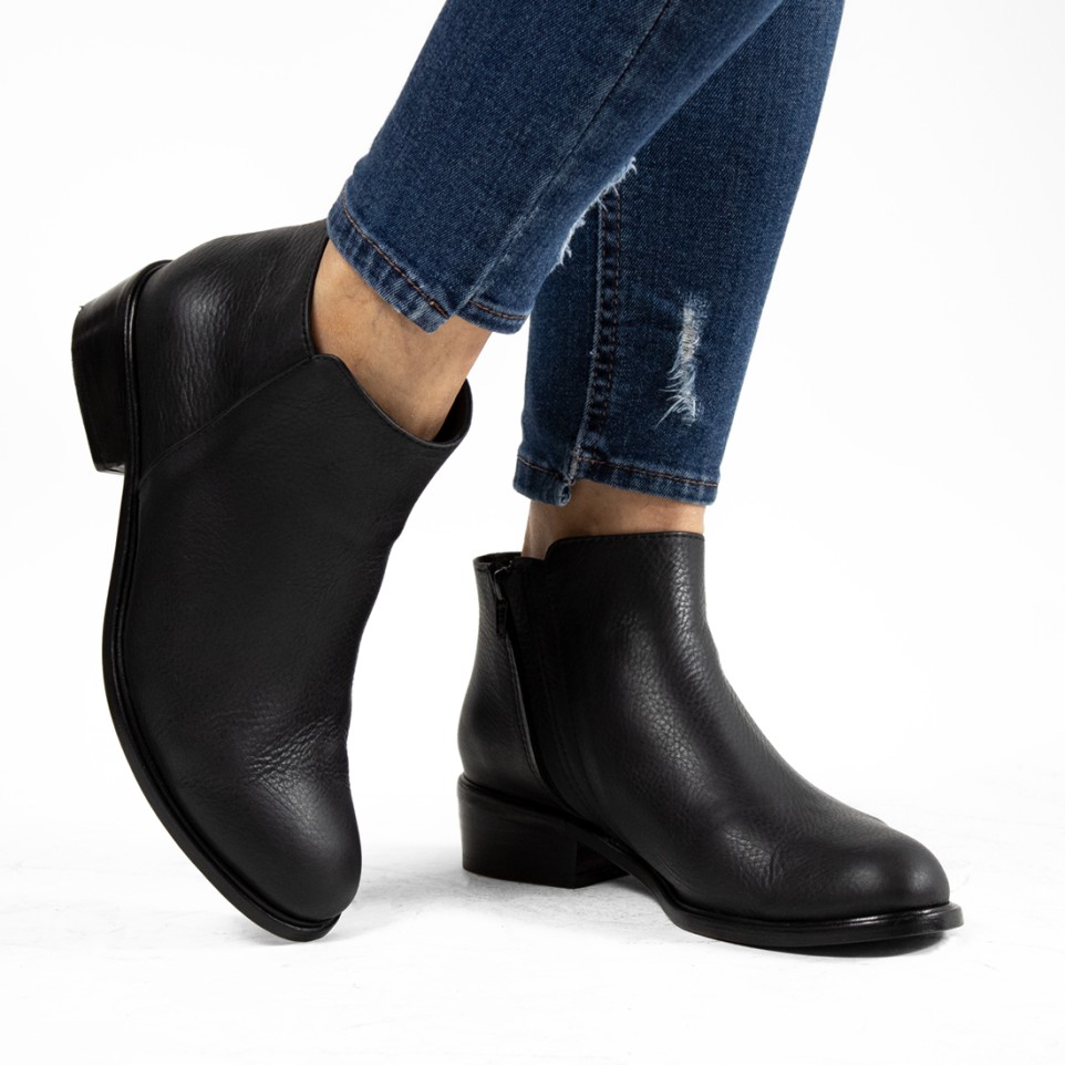 Side zip low heels leather boots |El Boyero