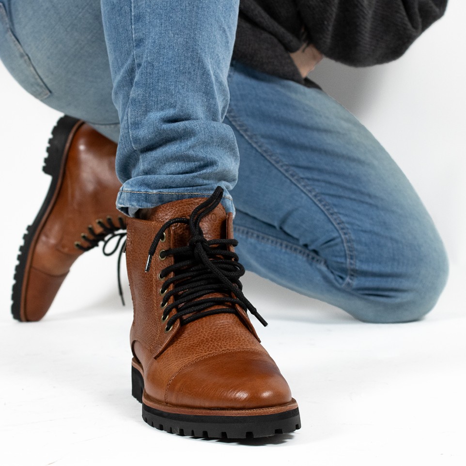 Leather boots with laces and zipper |El Boyero