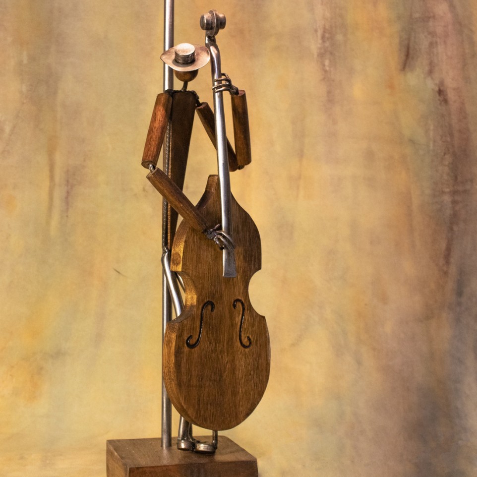 Double bass iron sculpture |El Boyero