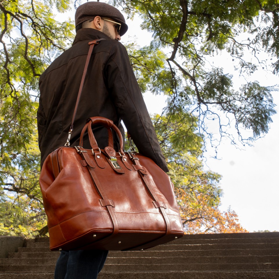 Bolso de cuero sale