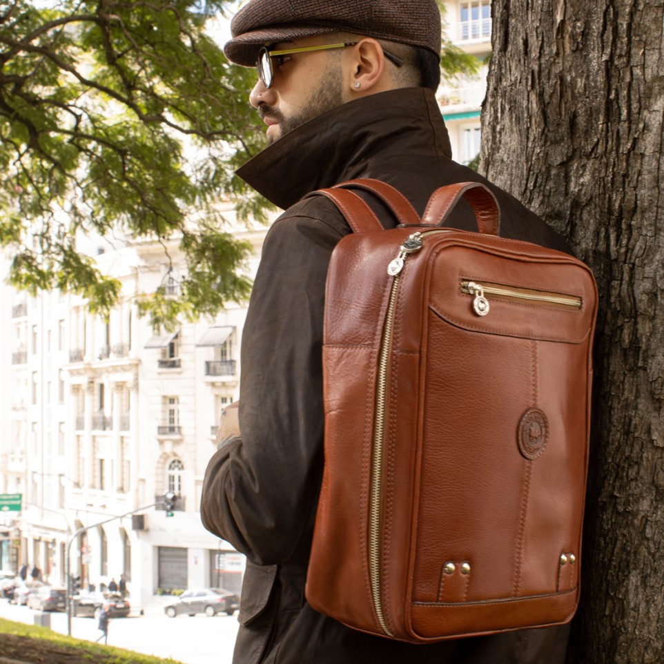 Rectangular leather backpack |El Boyero