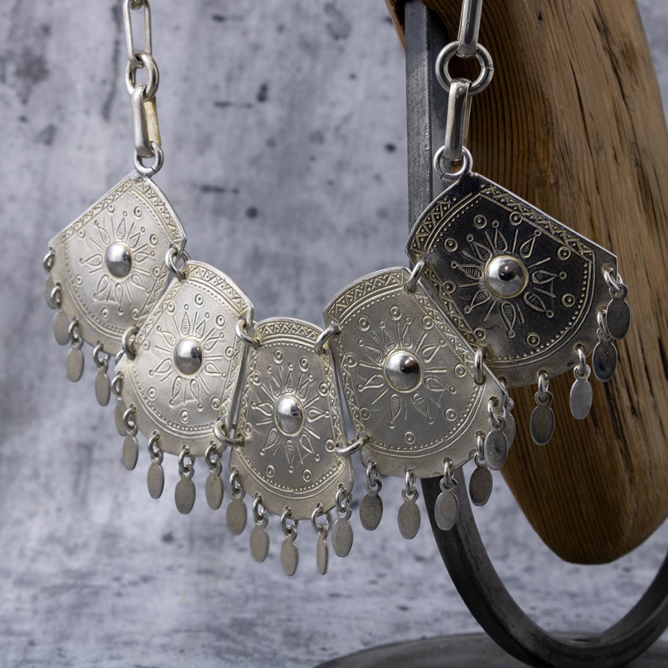 Necklace with hanging charms |El Boyero