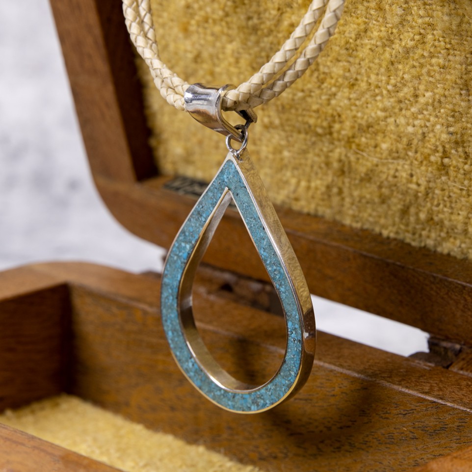 Reversible teardrop silver pendant | El Boyero