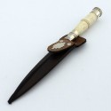 Delicate knife with handbraided leather handle |El Boyero