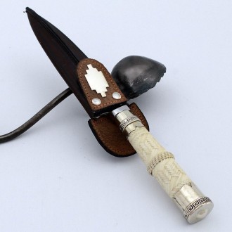 Delicate knife with handbraided leather handle |El Boyero